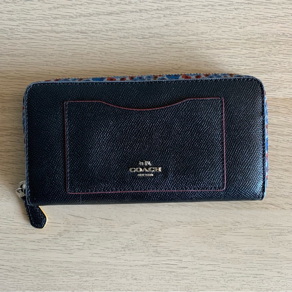 Coach Wallet - Black Floral